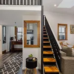Lambton Quay Loft - Sleeps 11